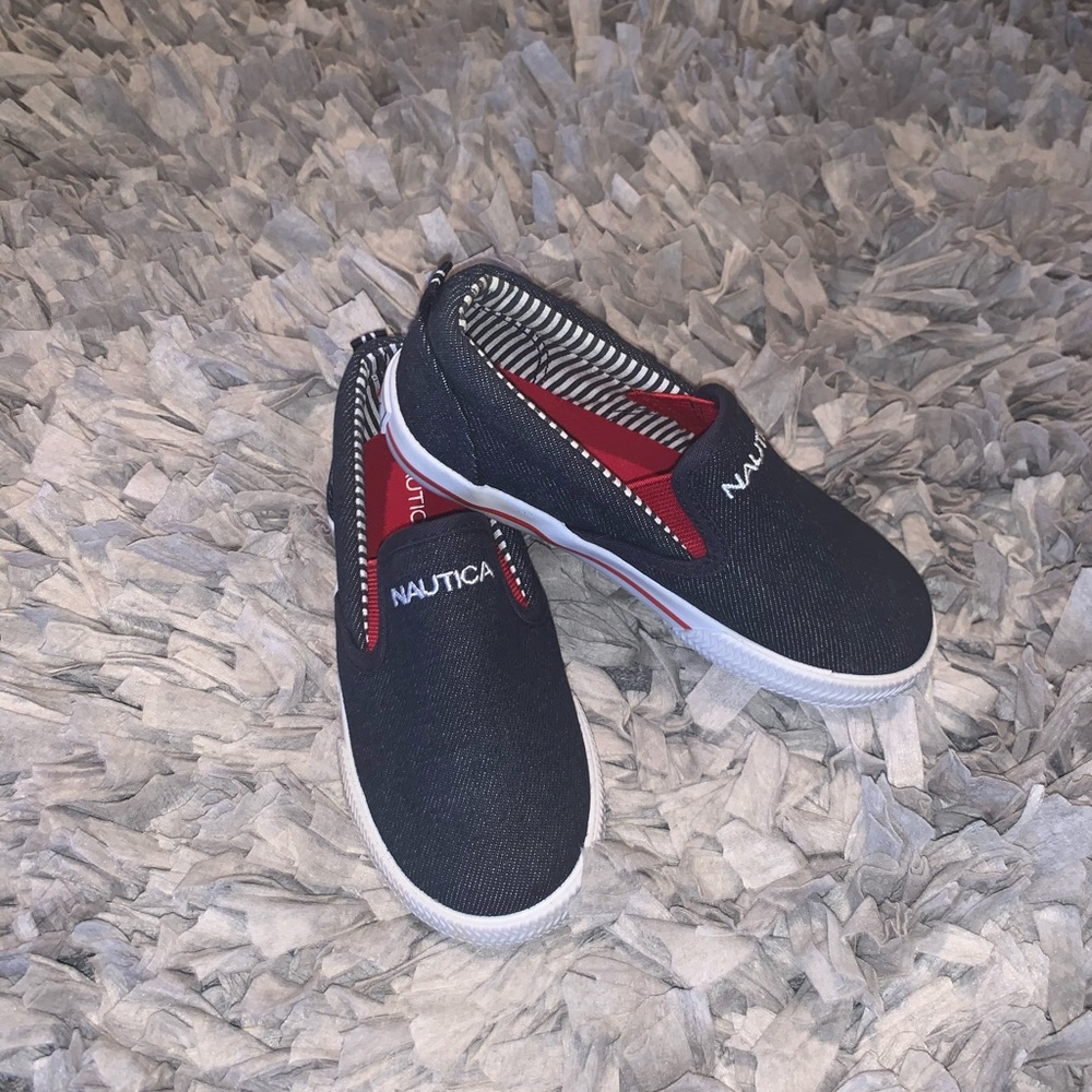 Nautica boys size 10 shoes